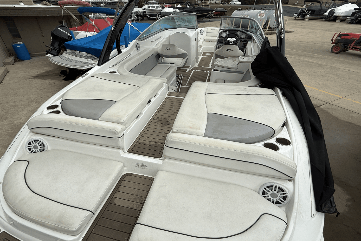 2015 Rinker CAPTIVA 276BR Image Thumbnail #31