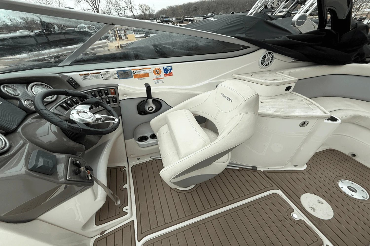 2015 Rinker CAPTIVA 276BR Image Thumbnail #19