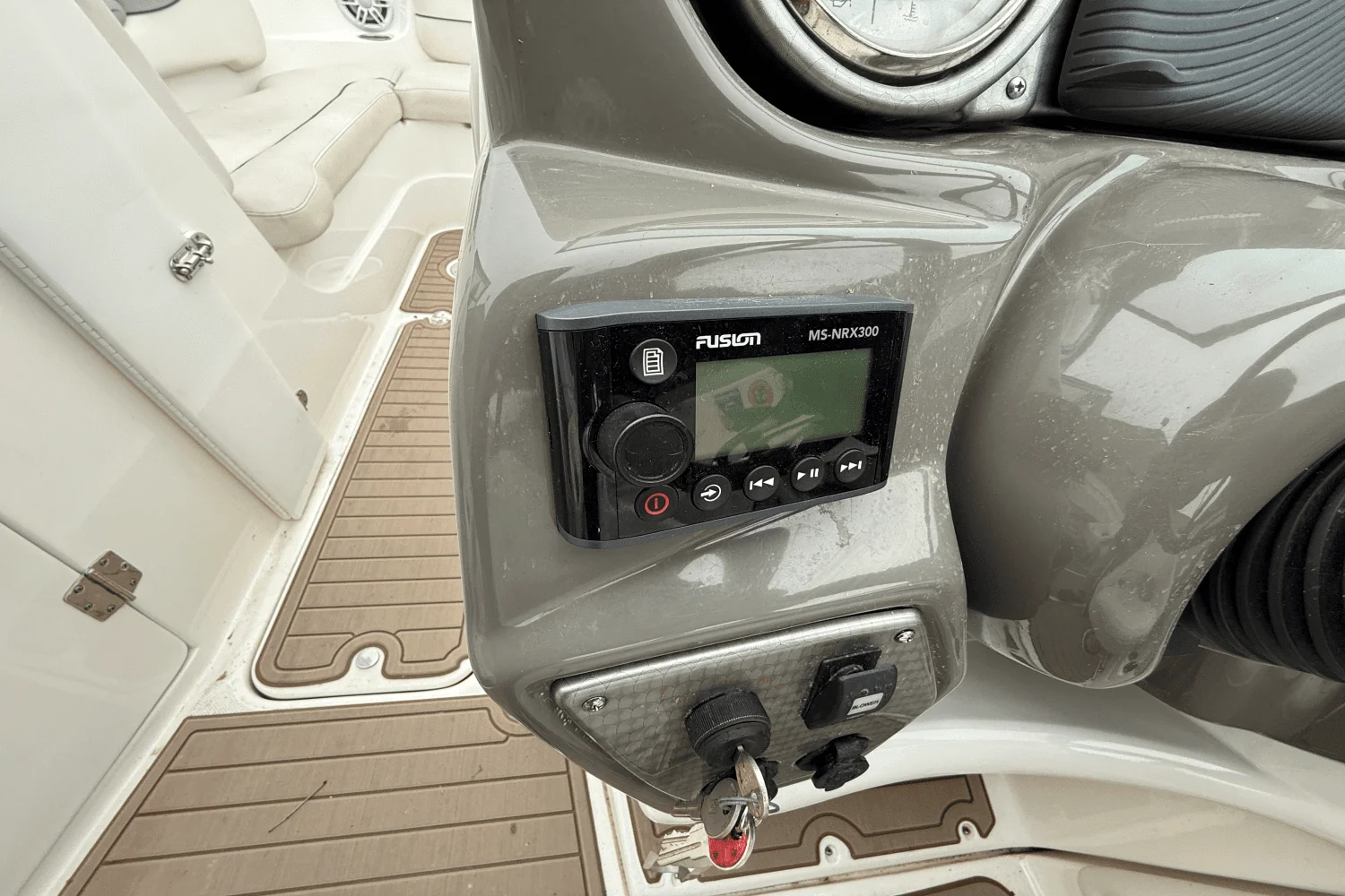 2015 Rinker CAPTIVA 276BR Image Thumbnail #24