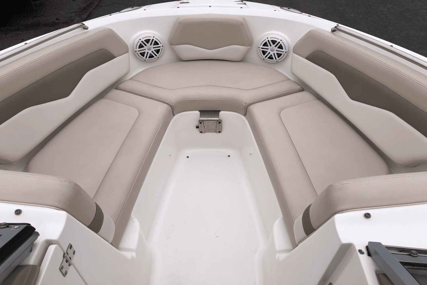 2011 Chaparral 226 SSI Image Thumbnail #12