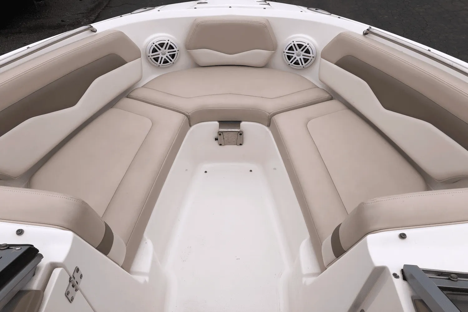 2011 Chaparral 226 SSI Image Thumbnail #12