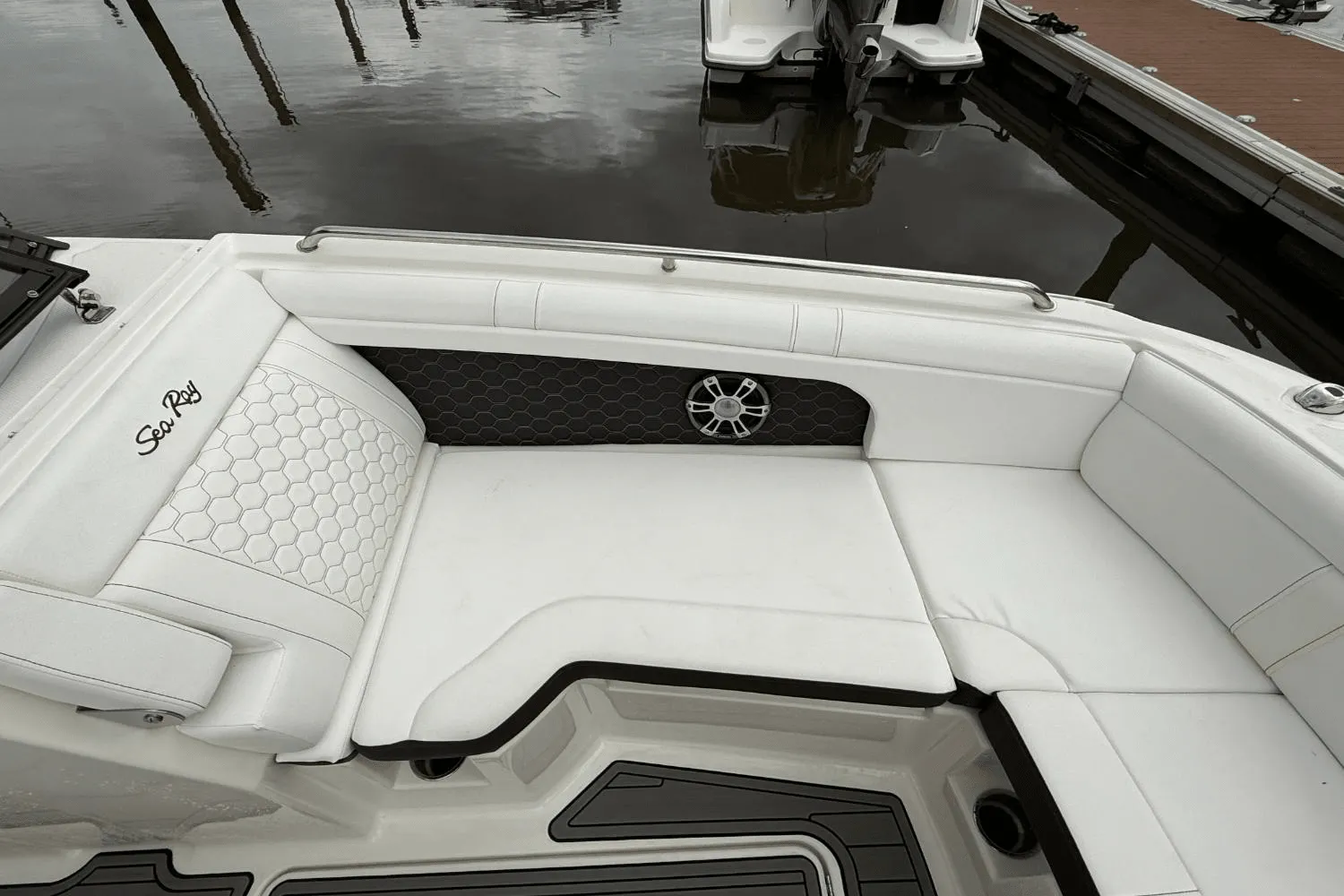 2024 Sea Ray 290 SDX OB Image Thumbnail #17