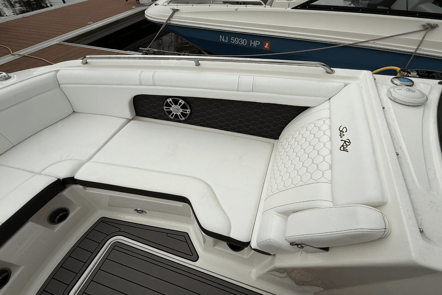 2024 Sea Ray 290 SDX OB Image Thumbnail #18