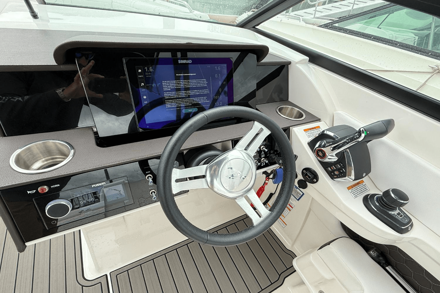 2024 Sea Ray 290 SDX OB Image Thumbnail #16