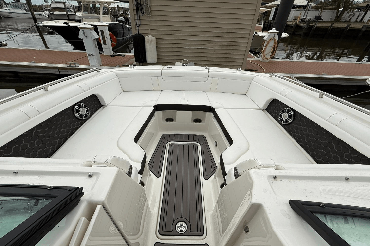 2024 Sea Ray 290 SDX OB Image Thumbnail #21