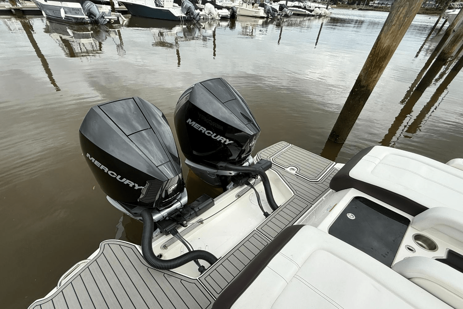 2024 Sea Ray 290 SDX OB Image Thumbnail #4