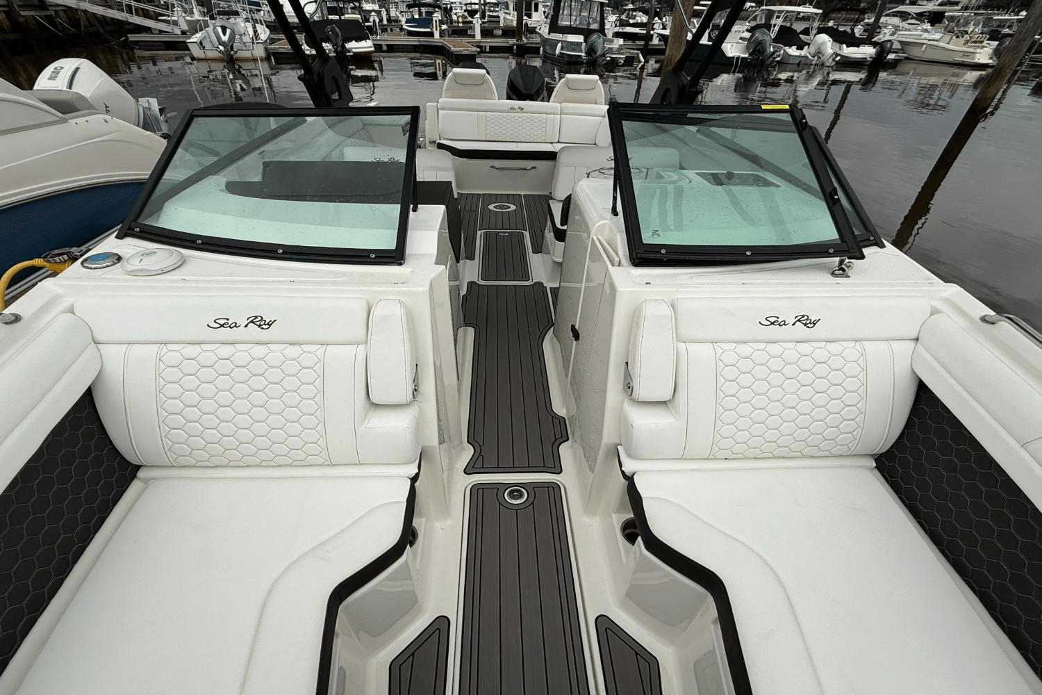 2024 Sea Ray 290 SDX OB Image Thumbnail #19