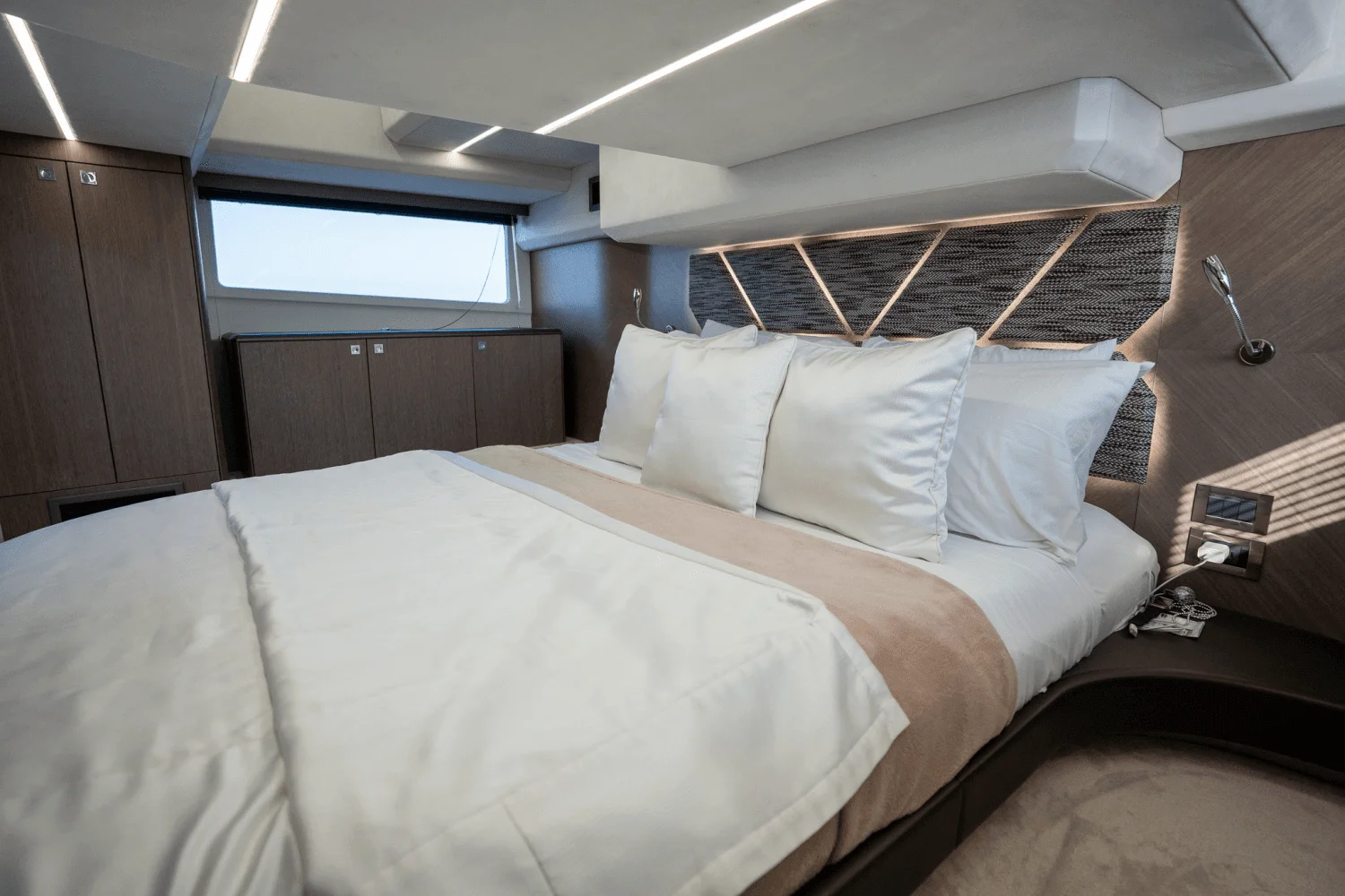 2021 Galeon 410 HTC Image Thumbnail #31