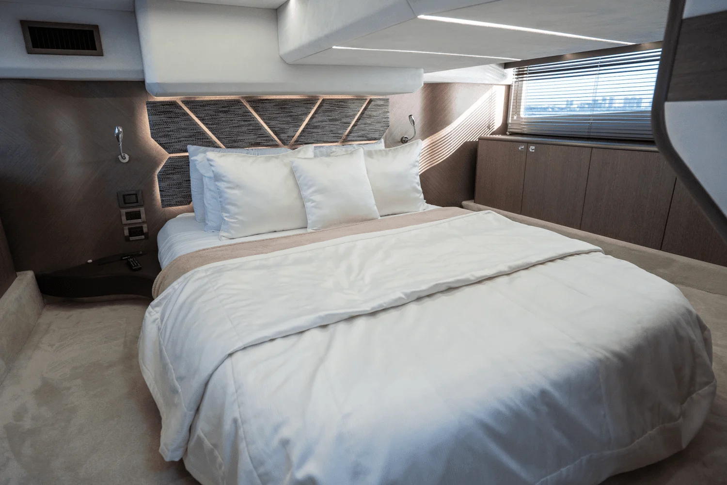 2021 Galeon 410 HTC Image Thumbnail #32