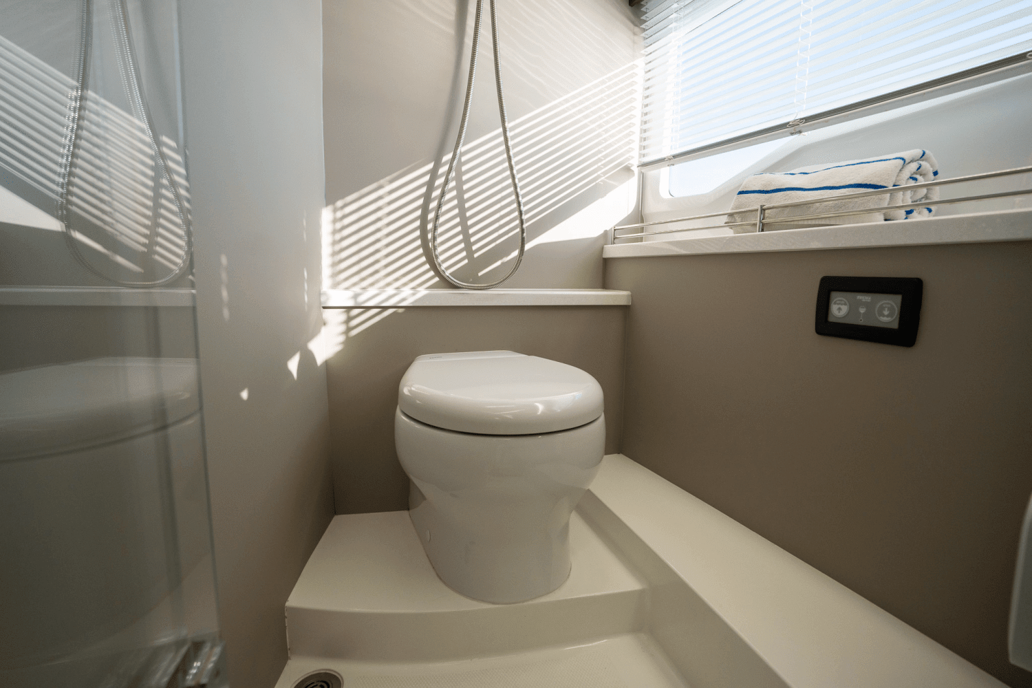 2021 Galeon 410 HTC Image Thumbnail #38