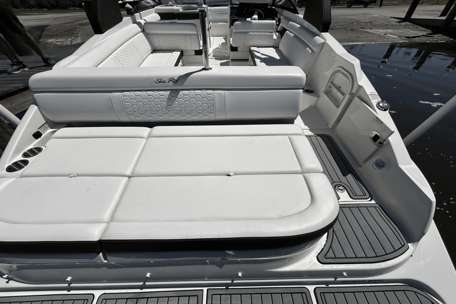 2018 Sea Ray 270 SD-OB Image Thumbnail #12