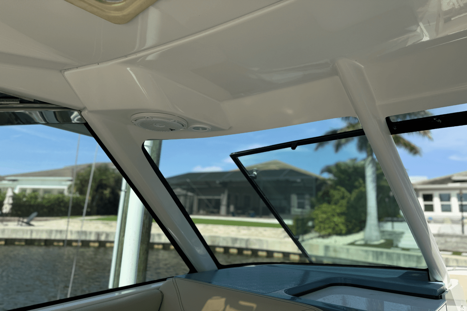 2017 Pursuit DC 325 DUAL CONSOLE Image Thumbnail #46
