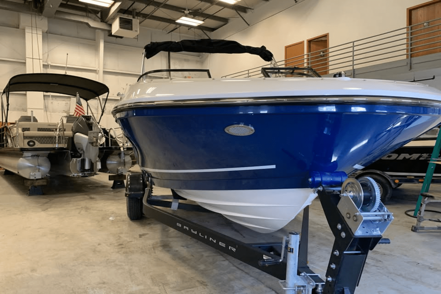 2021 Bayliner VR5 Bowrider I/O Image Thumbnail #1