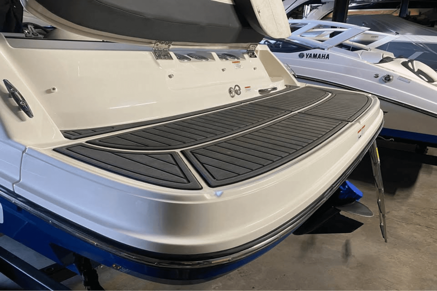 2021 Bayliner VR5 Bowrider I/O Image Thumbnail #7