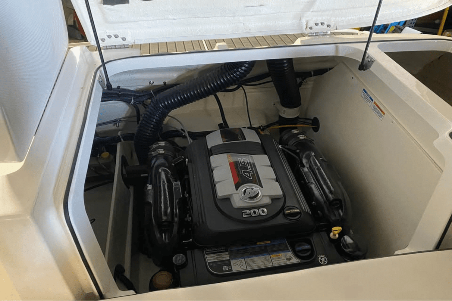 2021 Bayliner VR5 Bowrider I/O Image Thumbnail #9