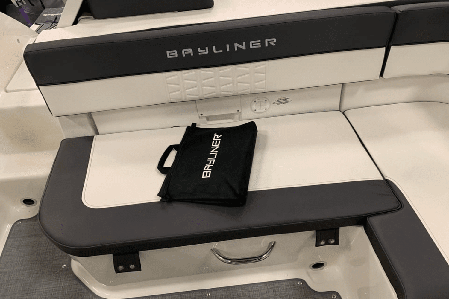 2021 Bayliner VR5 Bowrider I/O Image Thumbnail #16