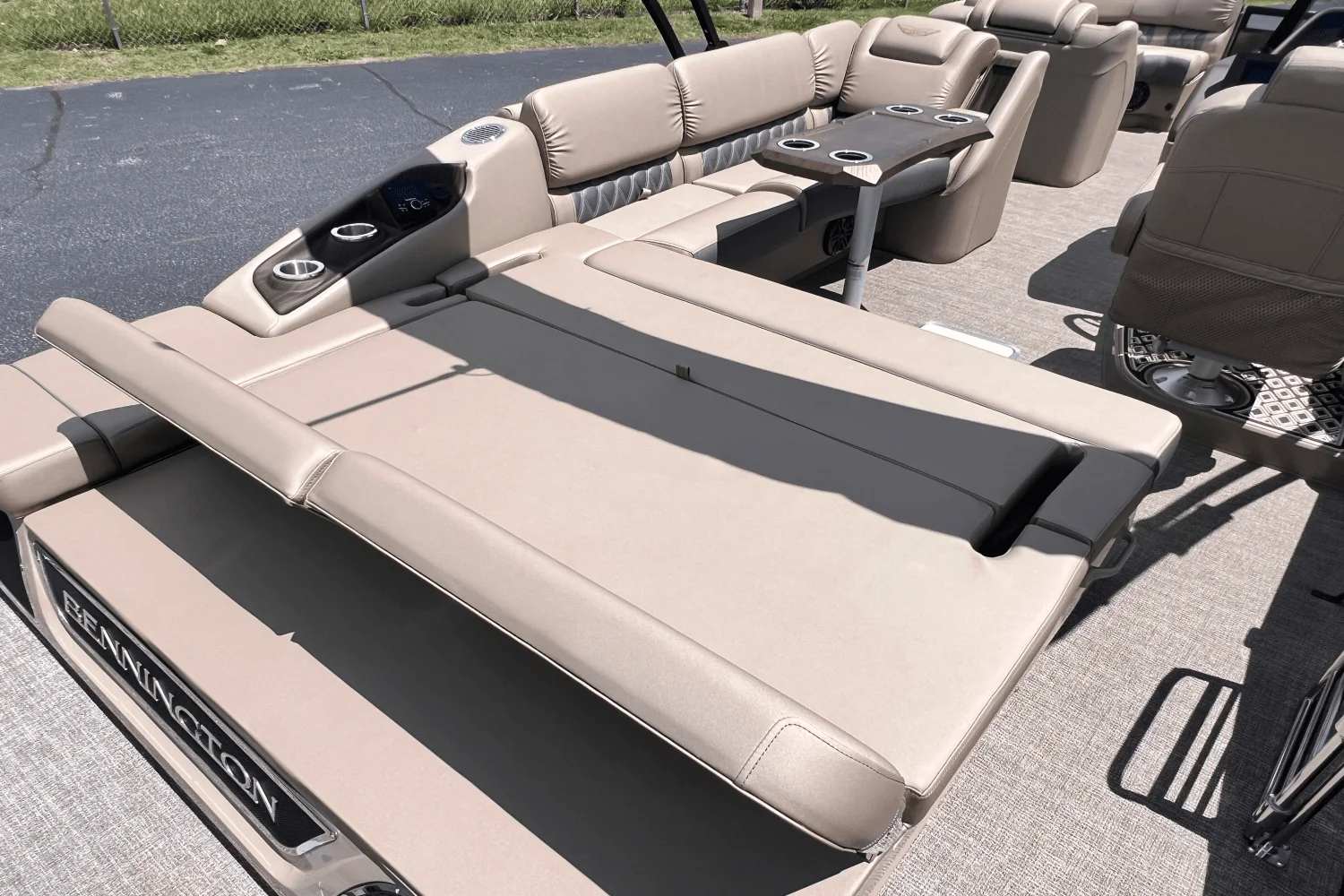 2025 Bennington 25 QSB Image Thumbnail #24