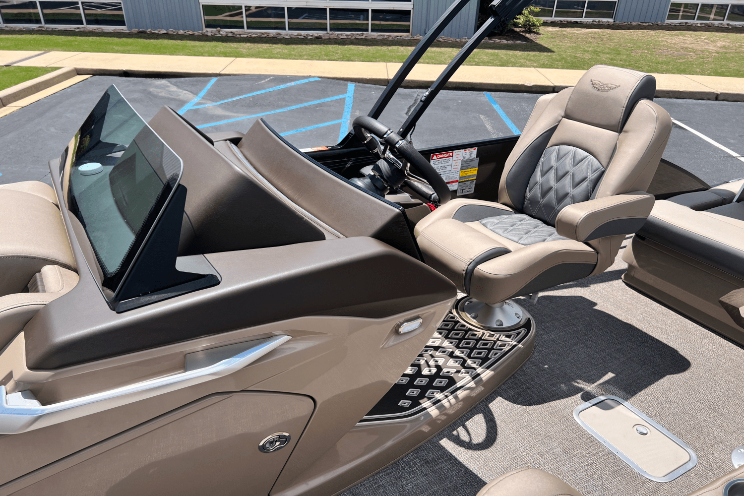 2025 Bennington 25 QSB Image Thumbnail #20