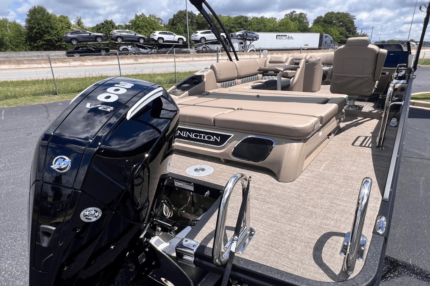 2025 Bennington 25 QSB Image Thumbnail #4