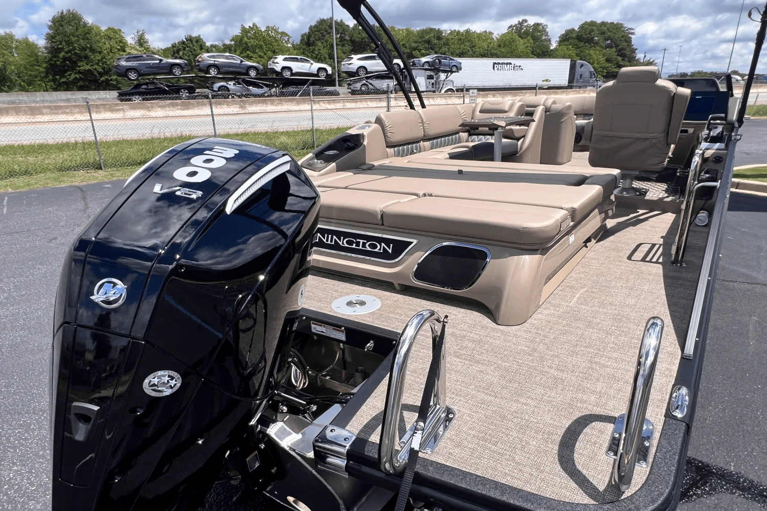 2025 Bennington 25 QSB Image Thumbnail #4