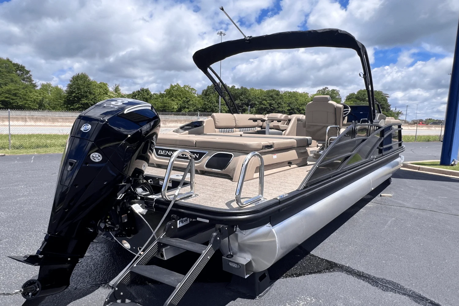 2025 Bennington 25 QSB Image Thumbnail #5