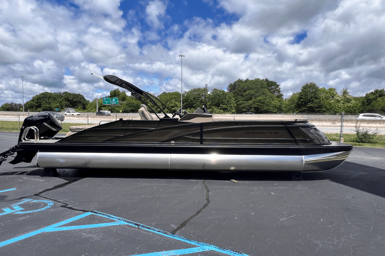 2025 Bennington 25 QSB Image Thumbnail #7