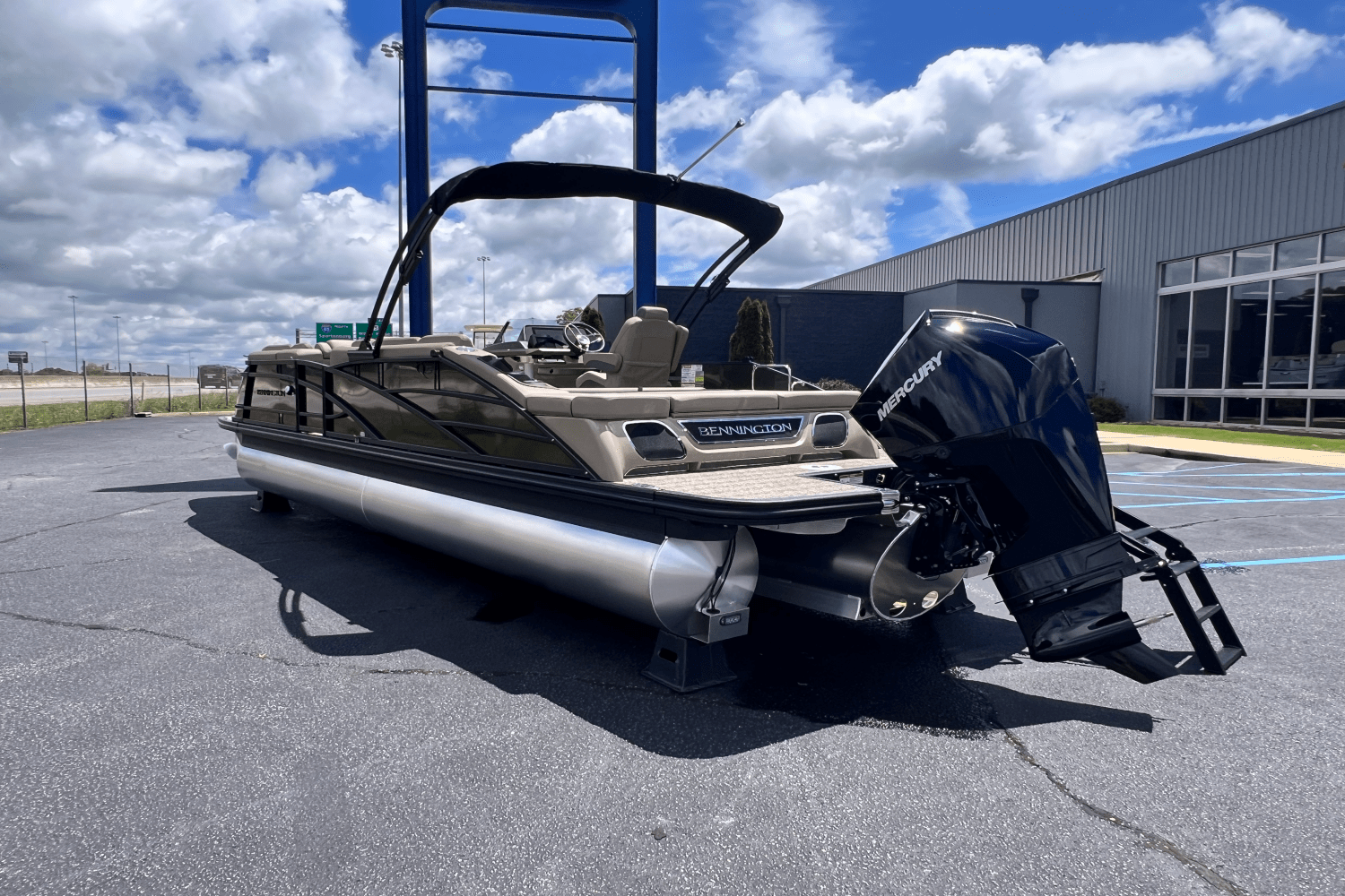 2025 Bennington 25 QSB Image Thumbnail #2