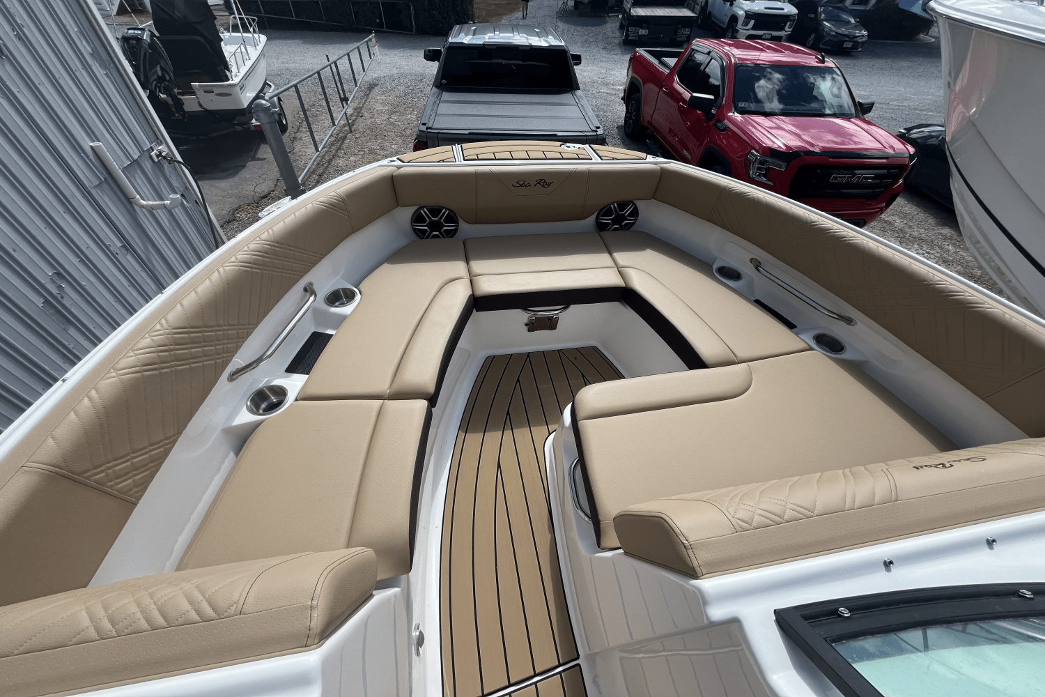2026 Sea Ray SDX 230 Outboard Image Thumbnail #17