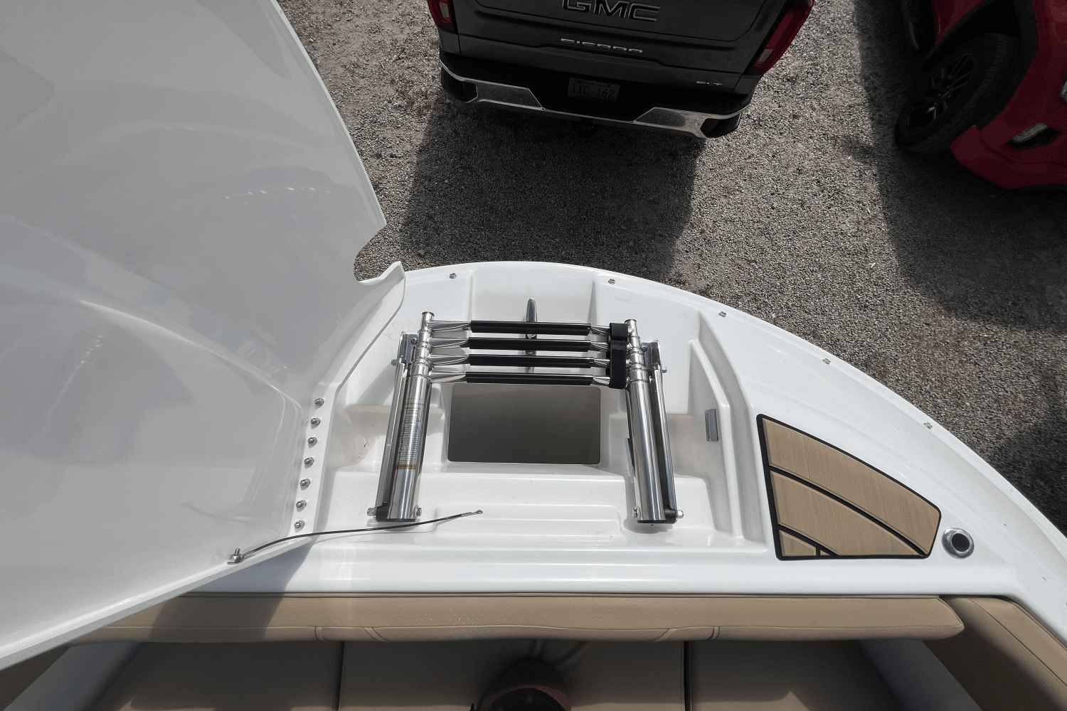 2026 Sea Ray SDX 230 Outboard Image Thumbnail #18