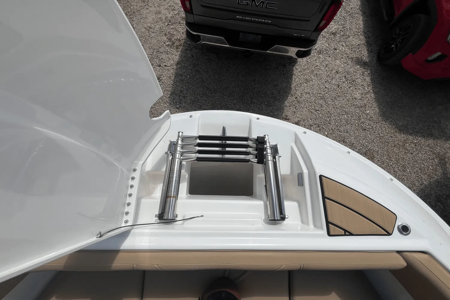 2026 Sea Ray SDX 230 Outboard Image Thumbnail #18