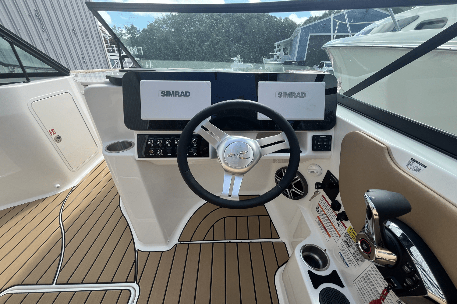 2026 Sea Ray SDX 230 Outboard Image Thumbnail #12