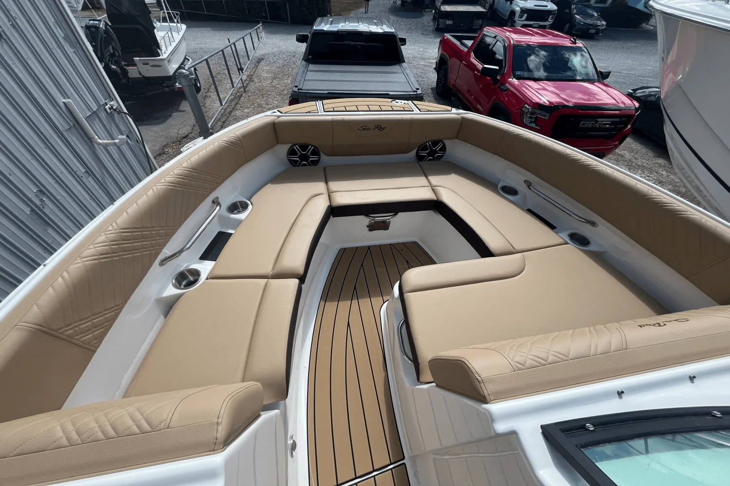 2026 Sea Ray SDX 230 Outboard Image Thumbnail #18