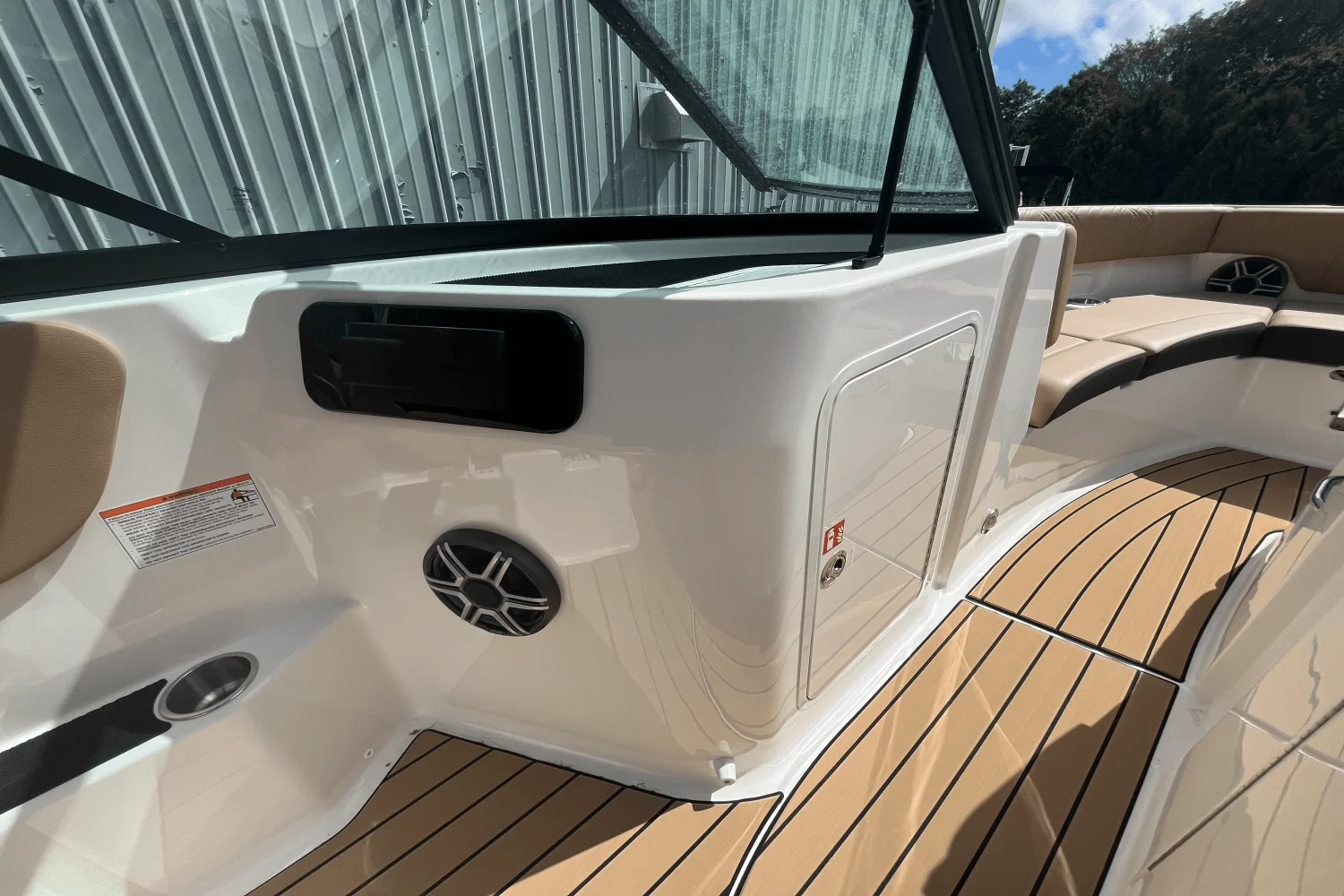 2026 Sea Ray SDX 230 Outboard Image Thumbnail #15