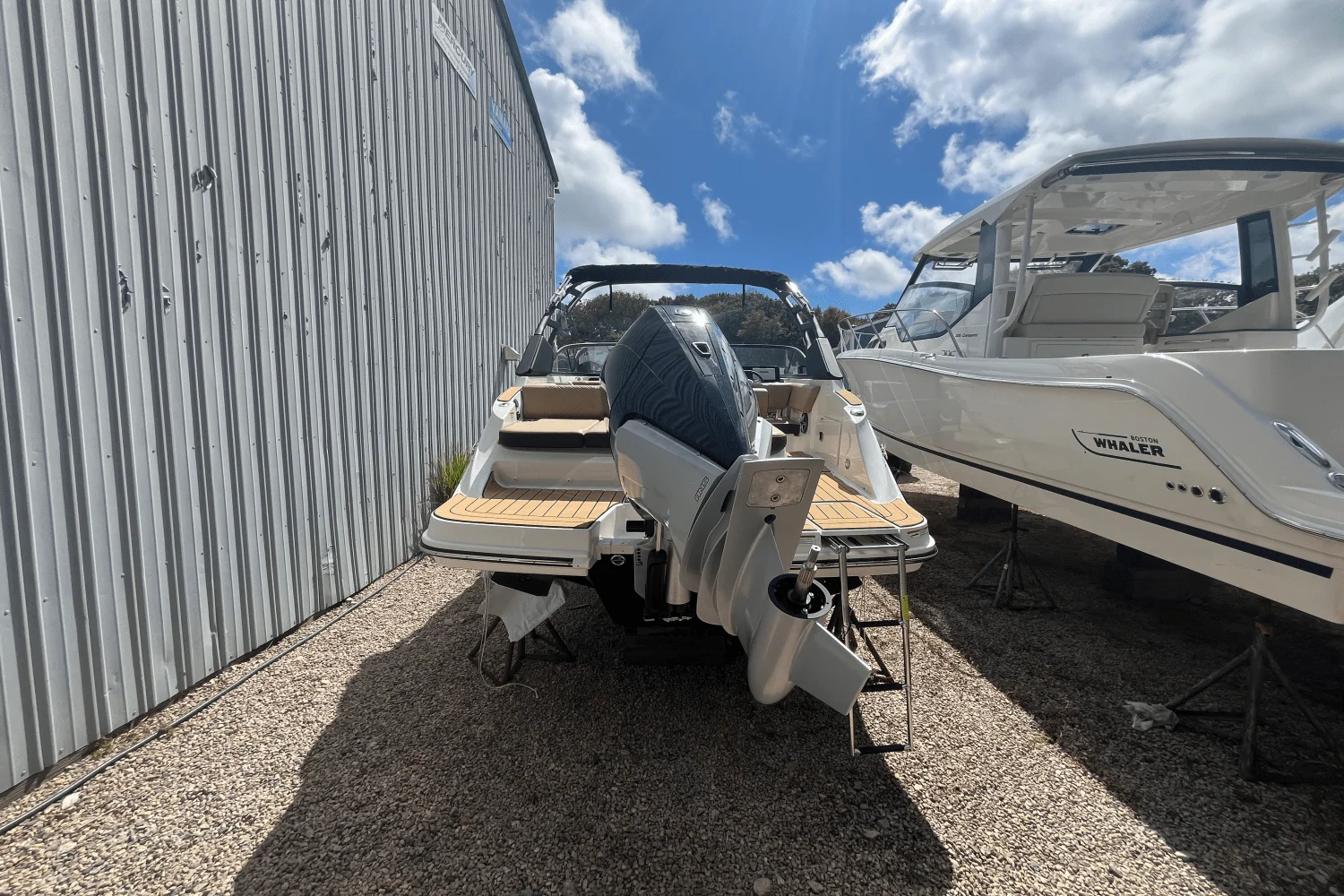 2026 Sea Ray SDX 230 Outboard Image Thumbnail #2