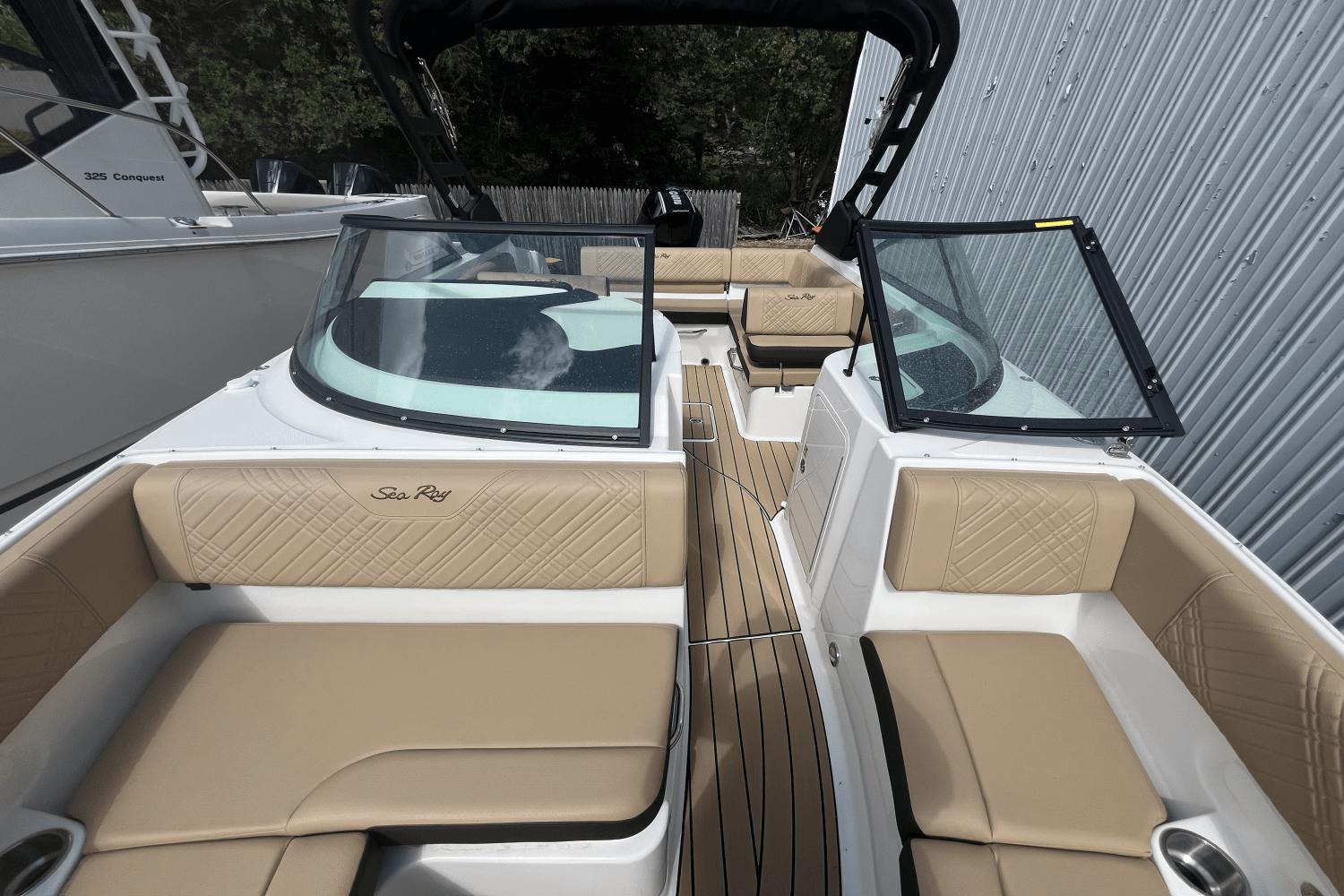 2026 Sea Ray SDX 230 Outboard Image Thumbnail #19