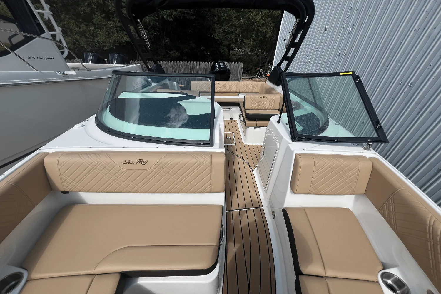 2026 Sea Ray SDX 230 Outboard Image Thumbnail #19