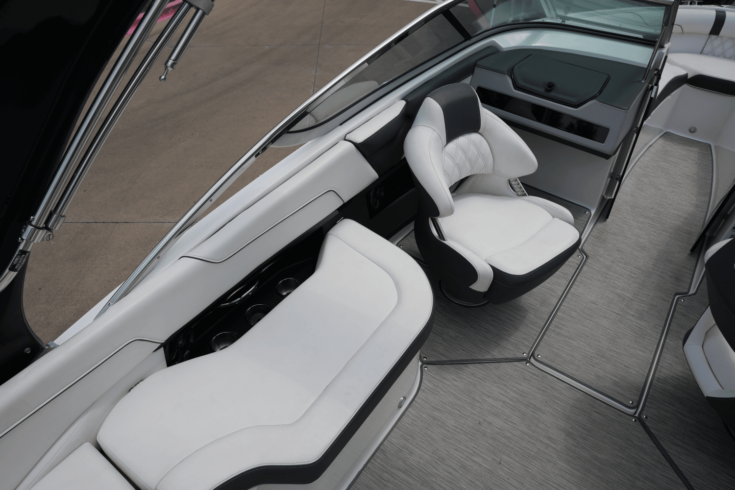 2019 Regal 2300 Image Thumbnail #12