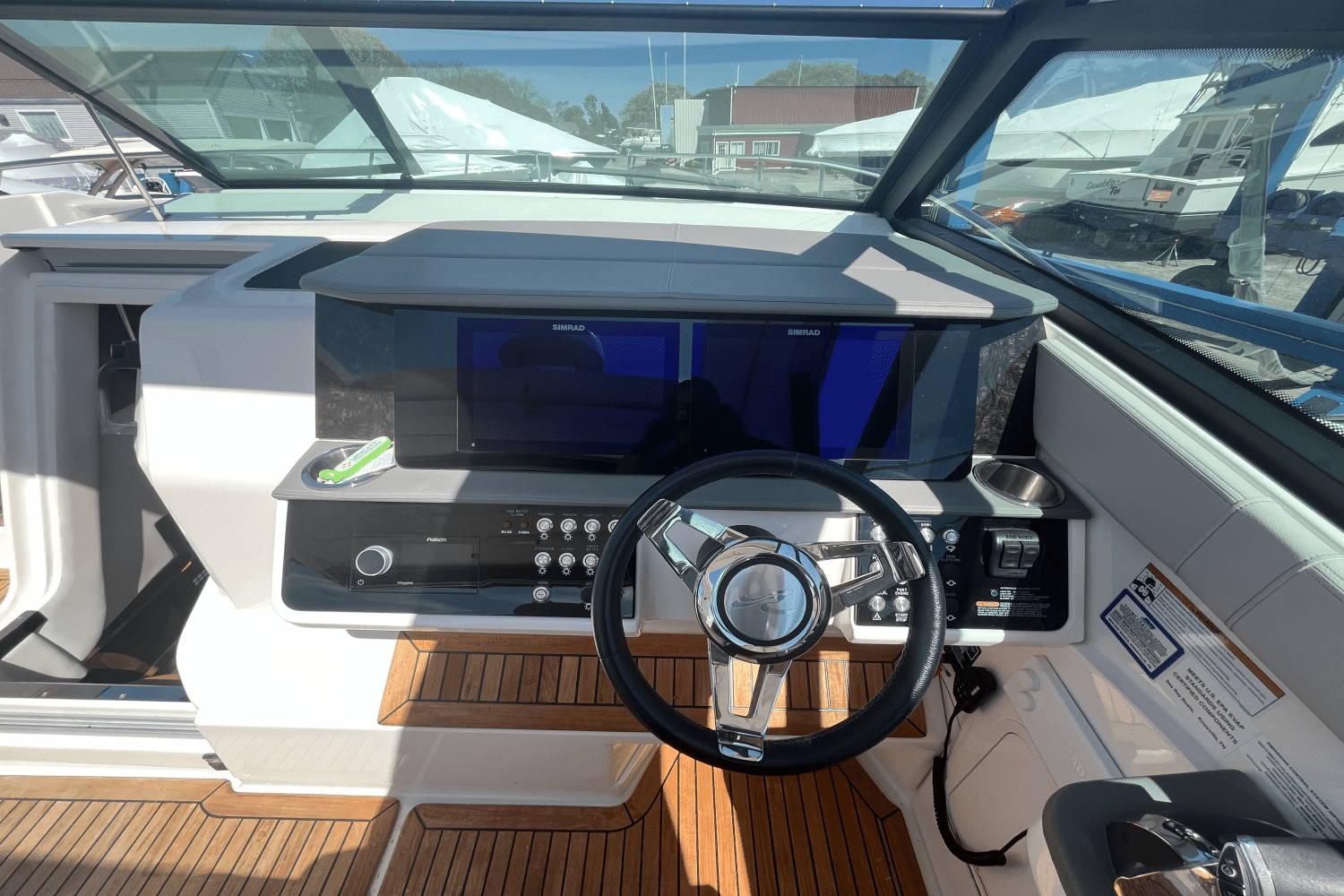 2021 Sea Ray Sundancer 320 Image Thumbnail #9
