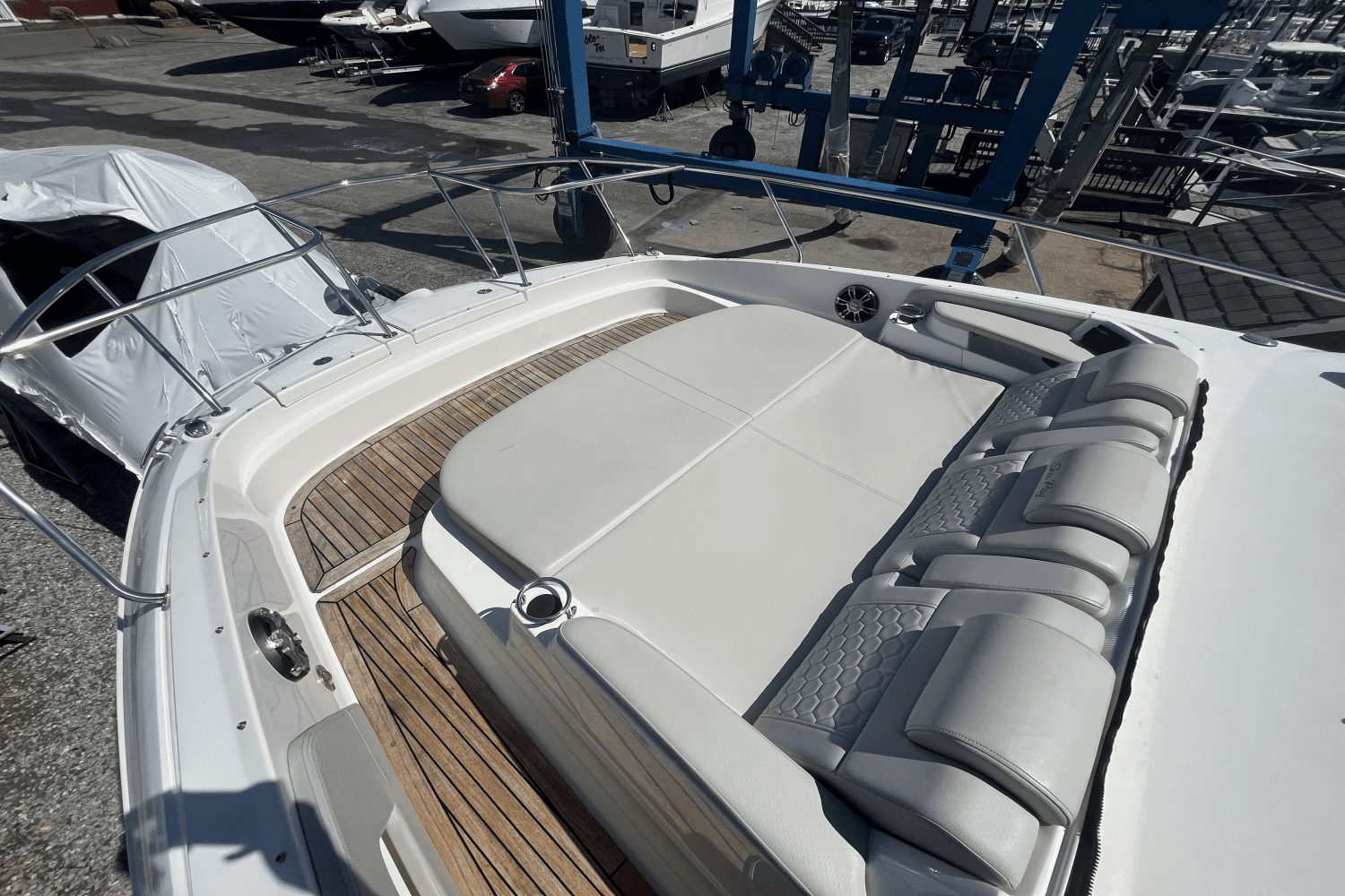2021 Sea Ray Sundancer 320 Image Thumbnail #16