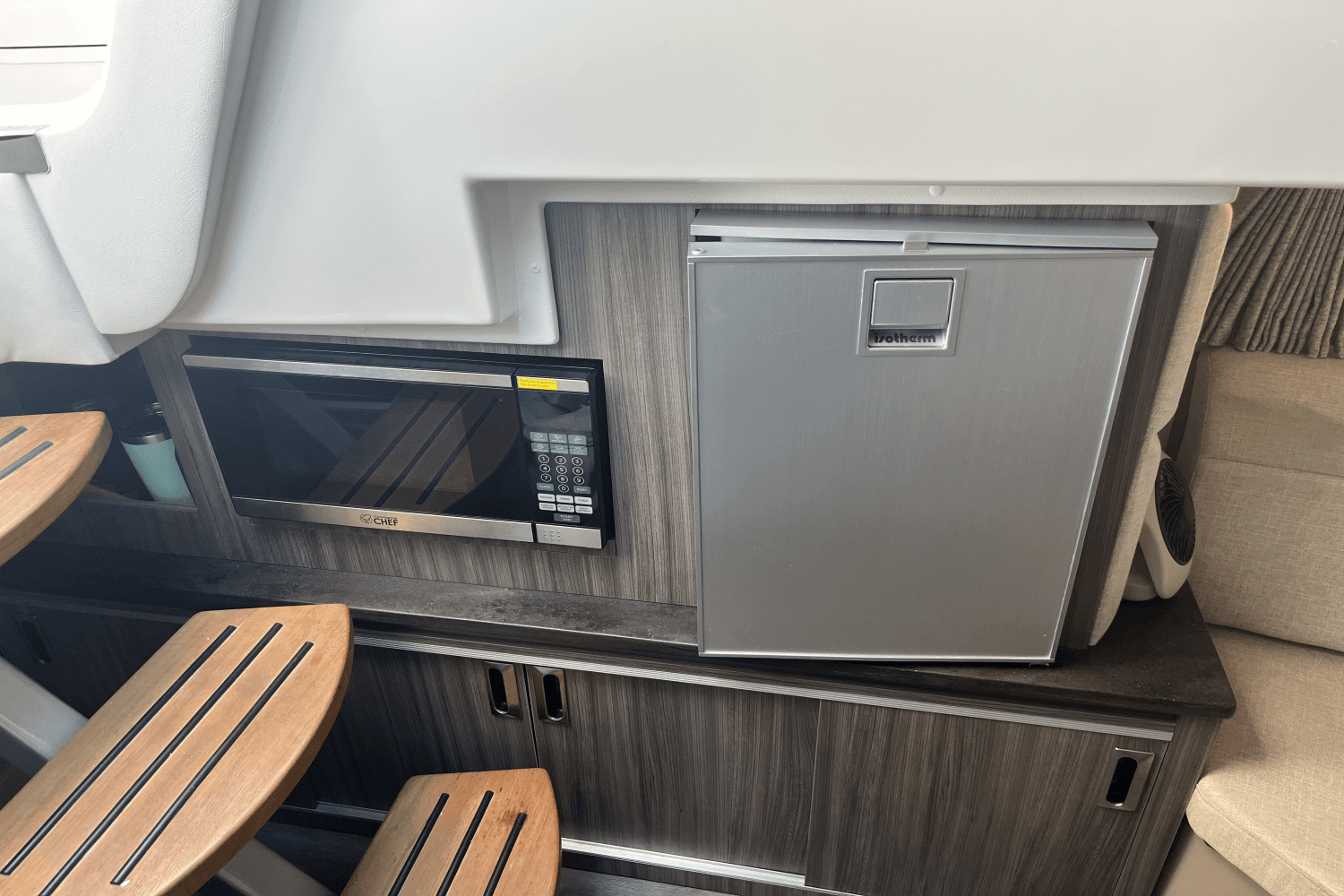 2021 Sea Ray Sundancer 320 Image Thumbnail #14