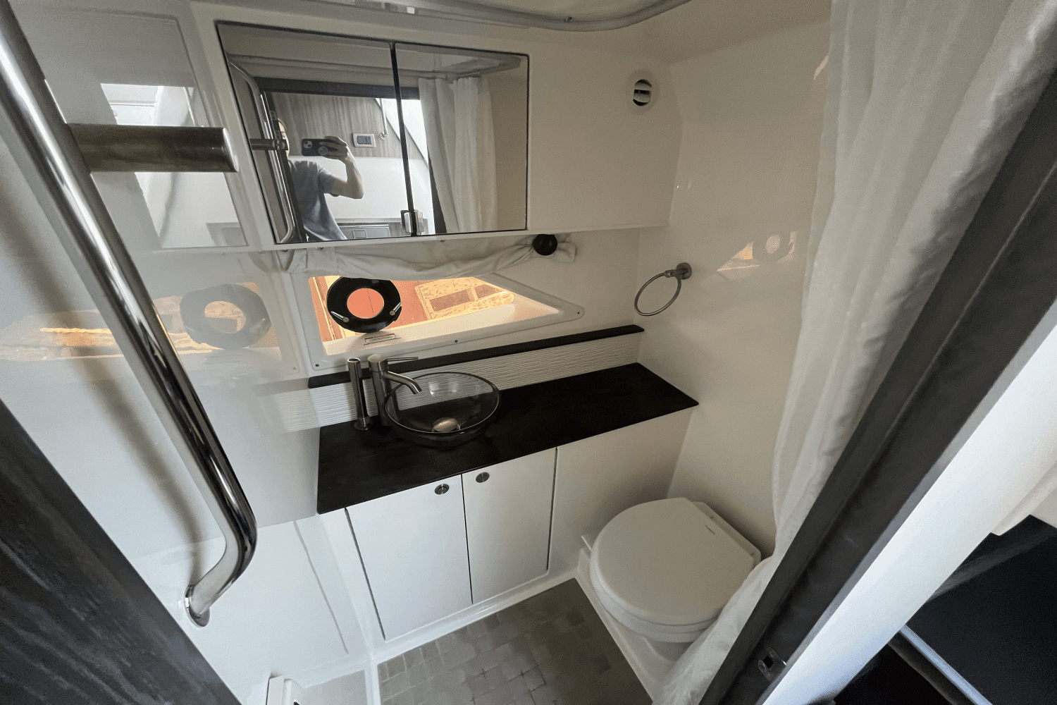 2021 Sea Ray Sundancer 320 Image Thumbnail #12