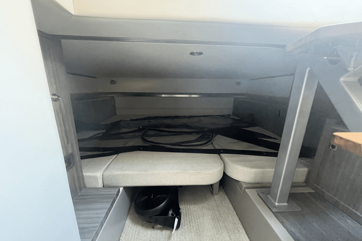 2021 Sea Ray Sundancer 320 Image Thumbnail #13