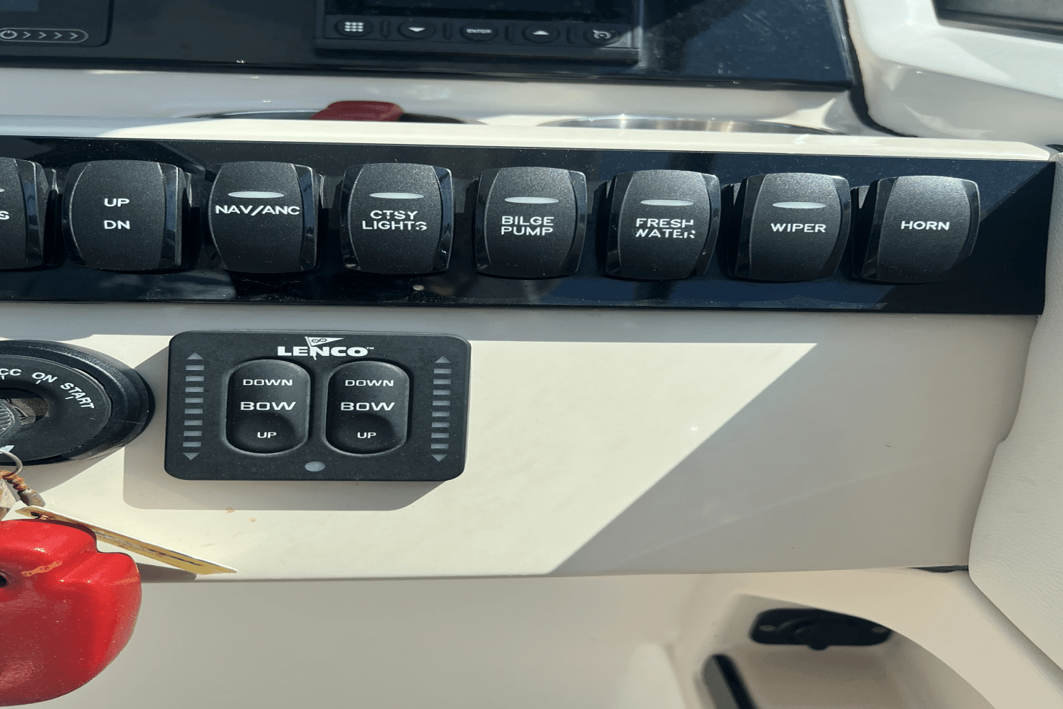 2022 Boston Whaler 240 VANTAGE Image Thumbnail #12
