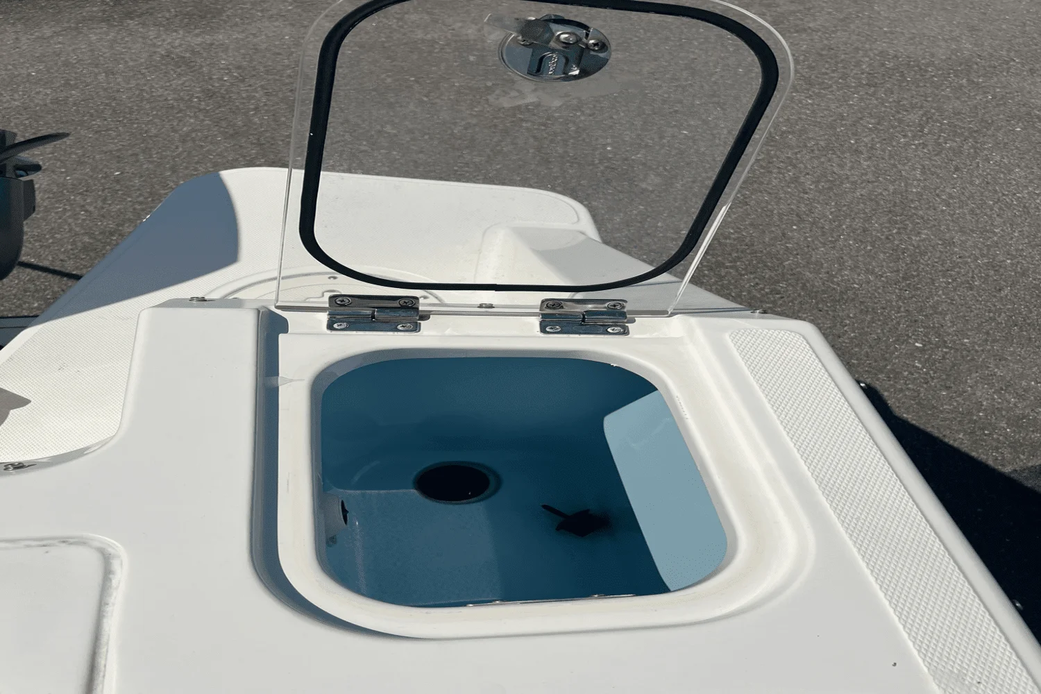 2022 Boston Whaler 240 VANTAGE Image Thumbnail #5