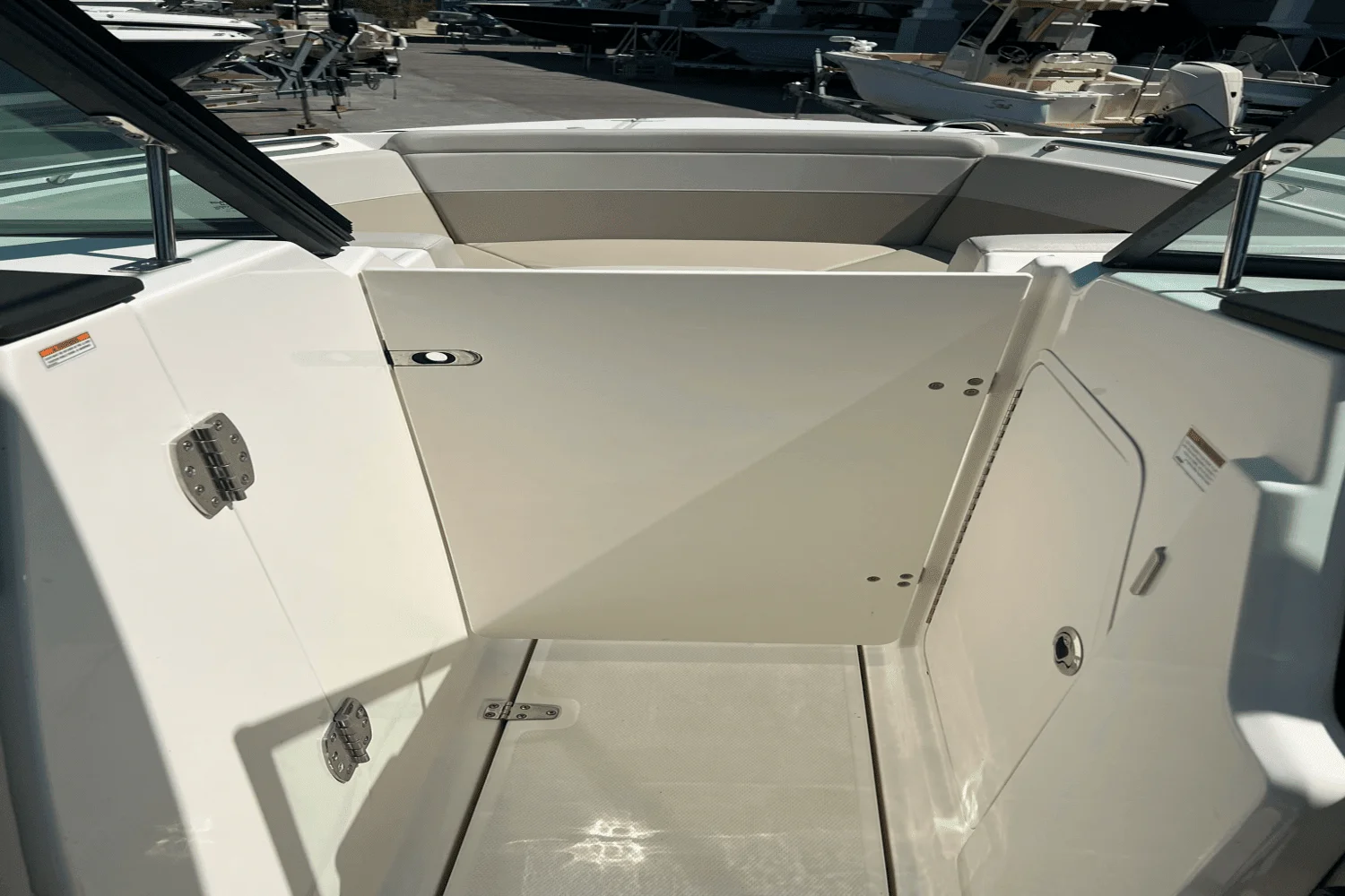 2022 Boston Whaler 240 VANTAGE Image Thumbnail #17