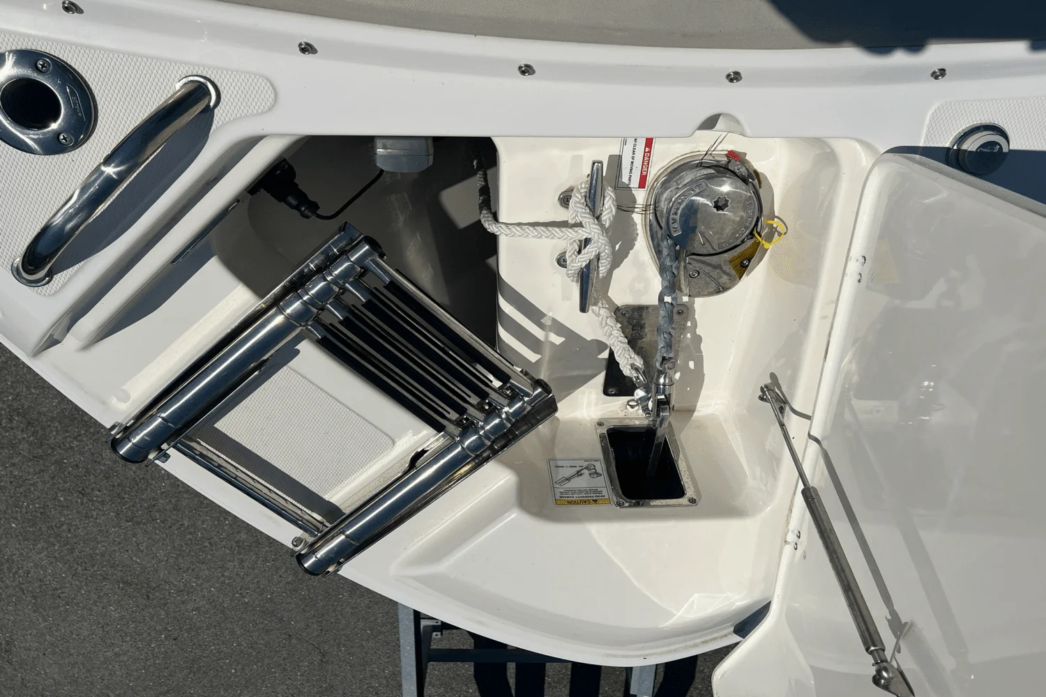 2022 Boston Whaler 240 VANTAGE Image Thumbnail #21