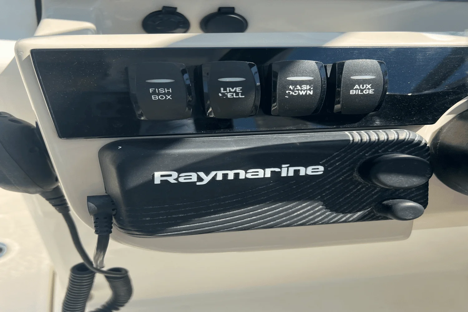 2022 Boston Whaler 240 VANTAGE Image Thumbnail #11