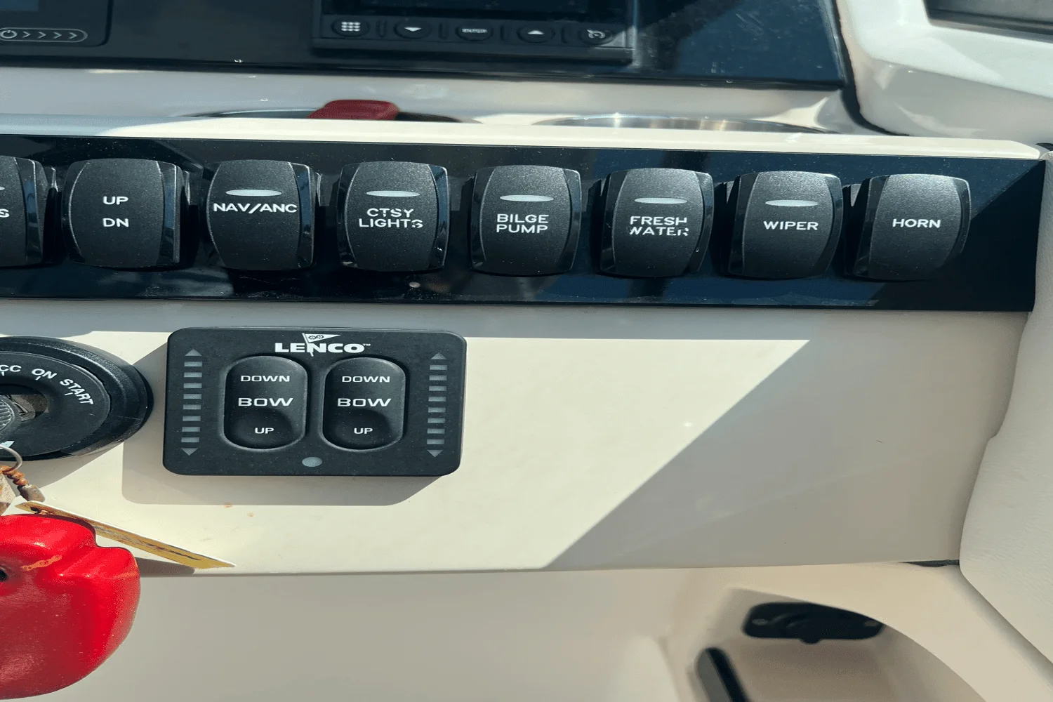 2022 Boston Whaler 240 VANTAGE Image Thumbnail #12