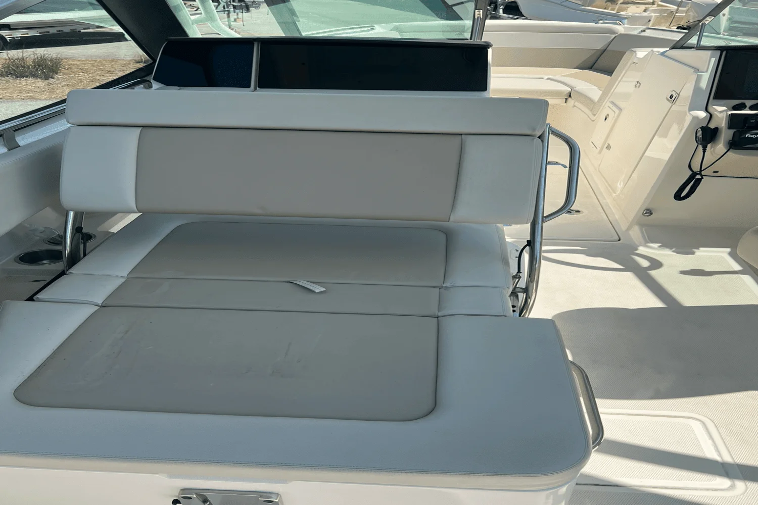 2022 Boston Whaler 240 VANTAGE Image Thumbnail #7