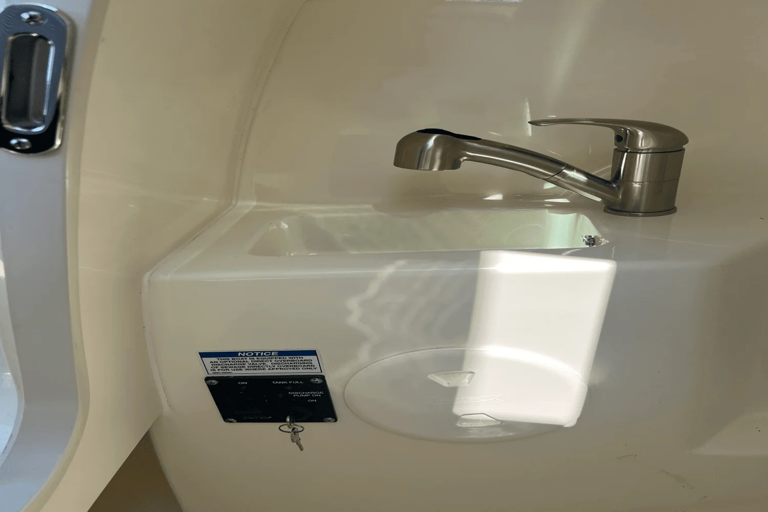 2022 Boston Whaler 240 VANTAGE Image Thumbnail #15